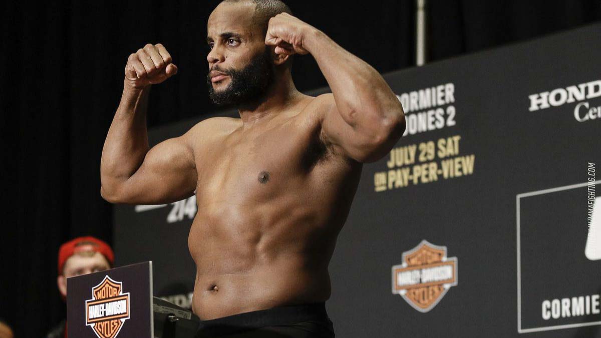 Daniel Cormier[7] (born March 20, 1979) is an American mixed martial artist and former Olympic wrestler. He is currently signed to Ultimate Fighting C...